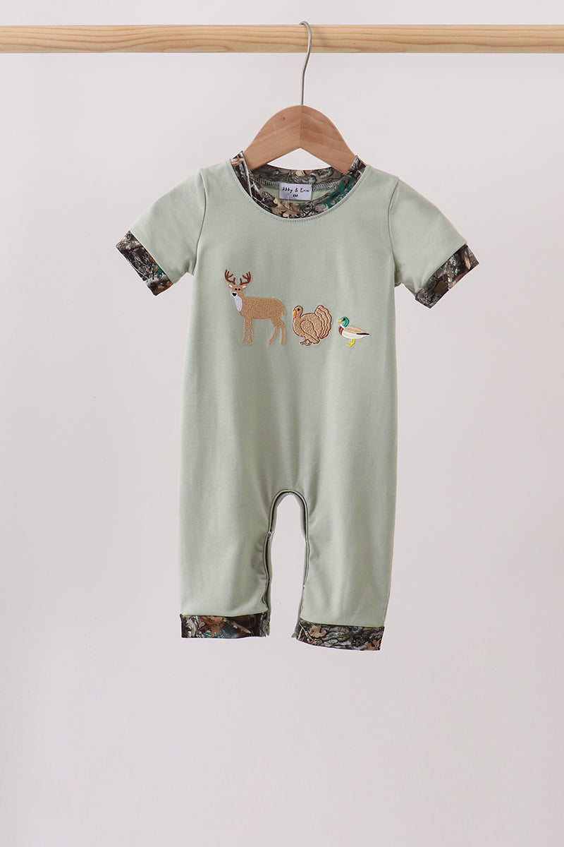  Aaria Tees