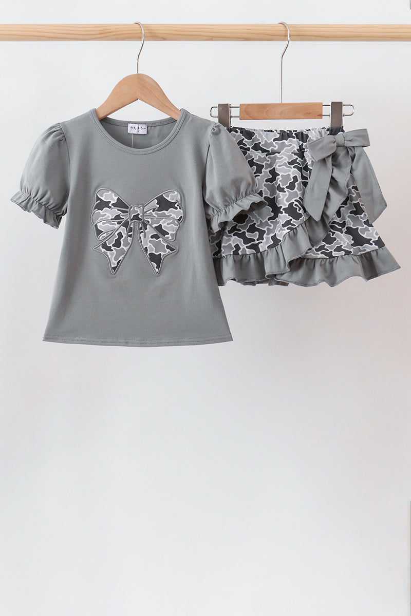  Aaria Tees