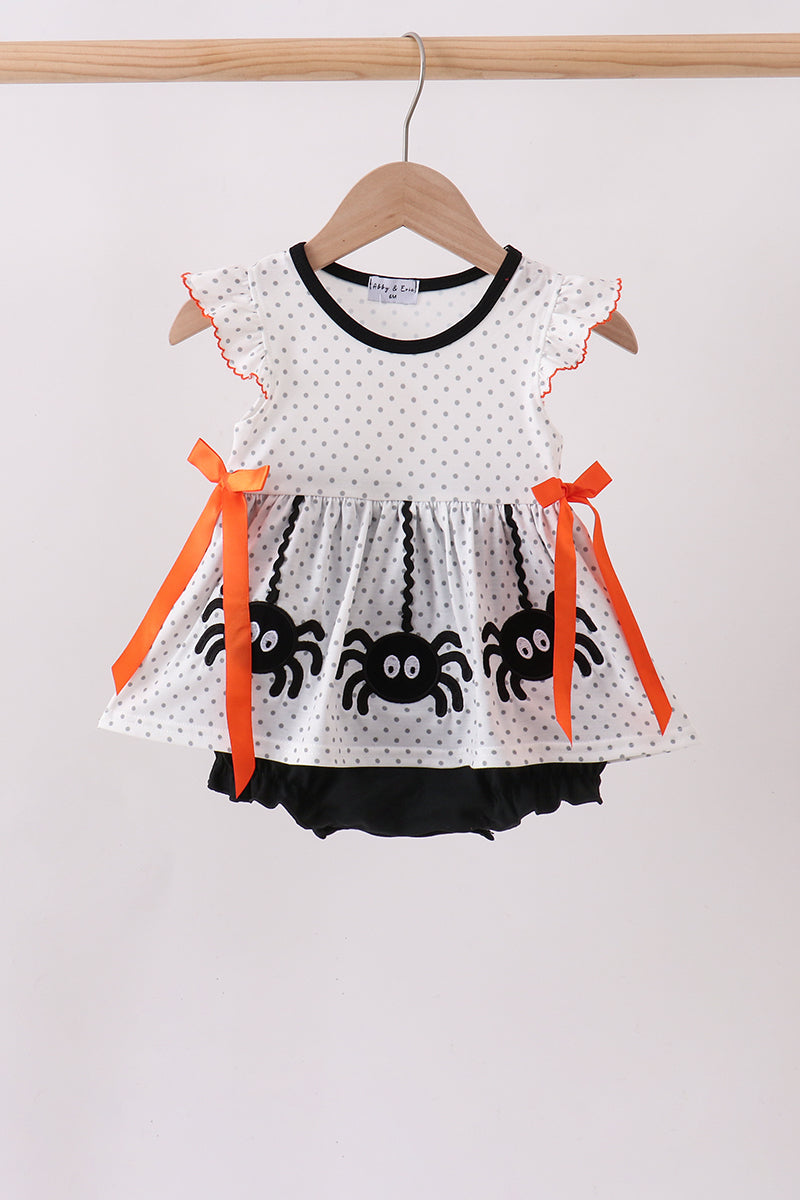  Aaria Tees