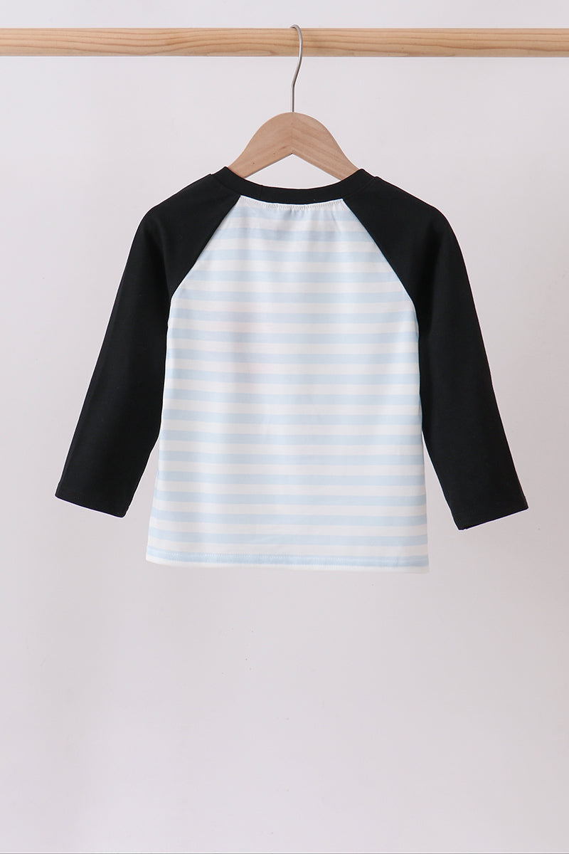  Aaria Tees