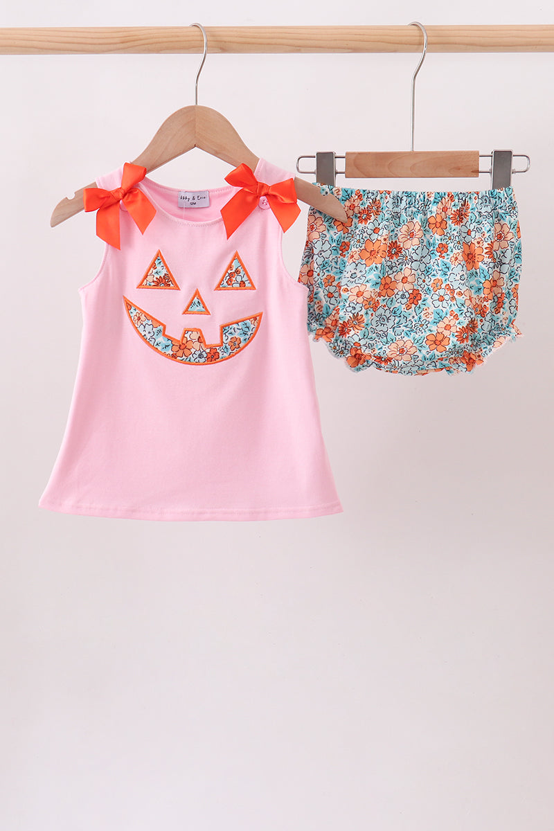  Aaria Tees