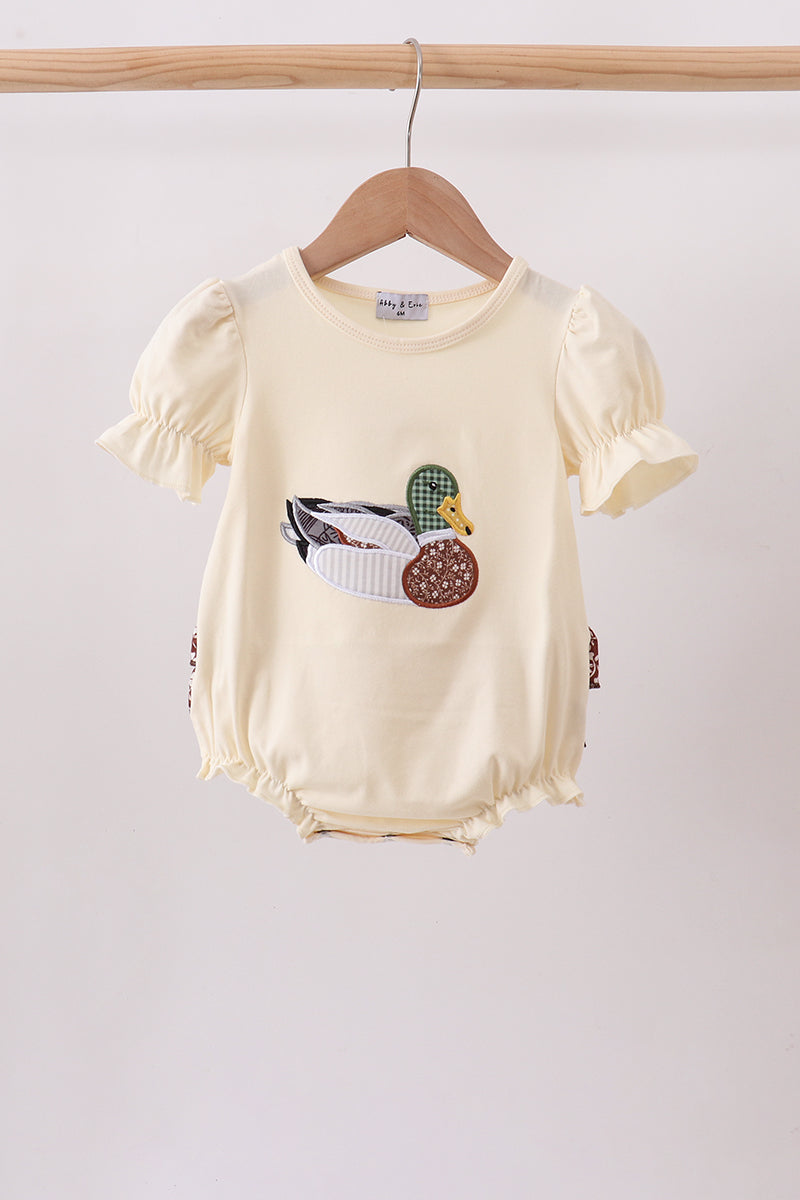  Aaria Tees