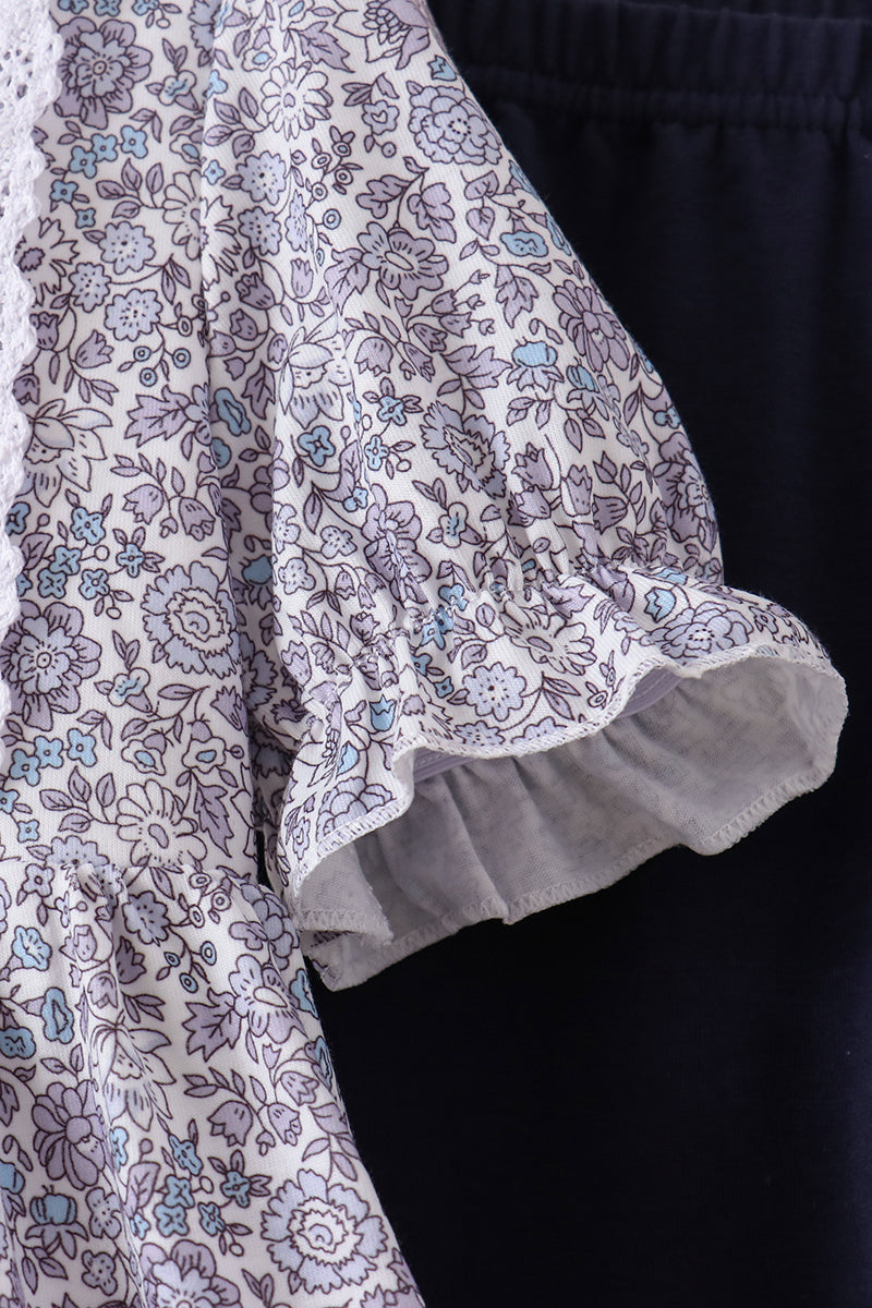  Aaria Tees
