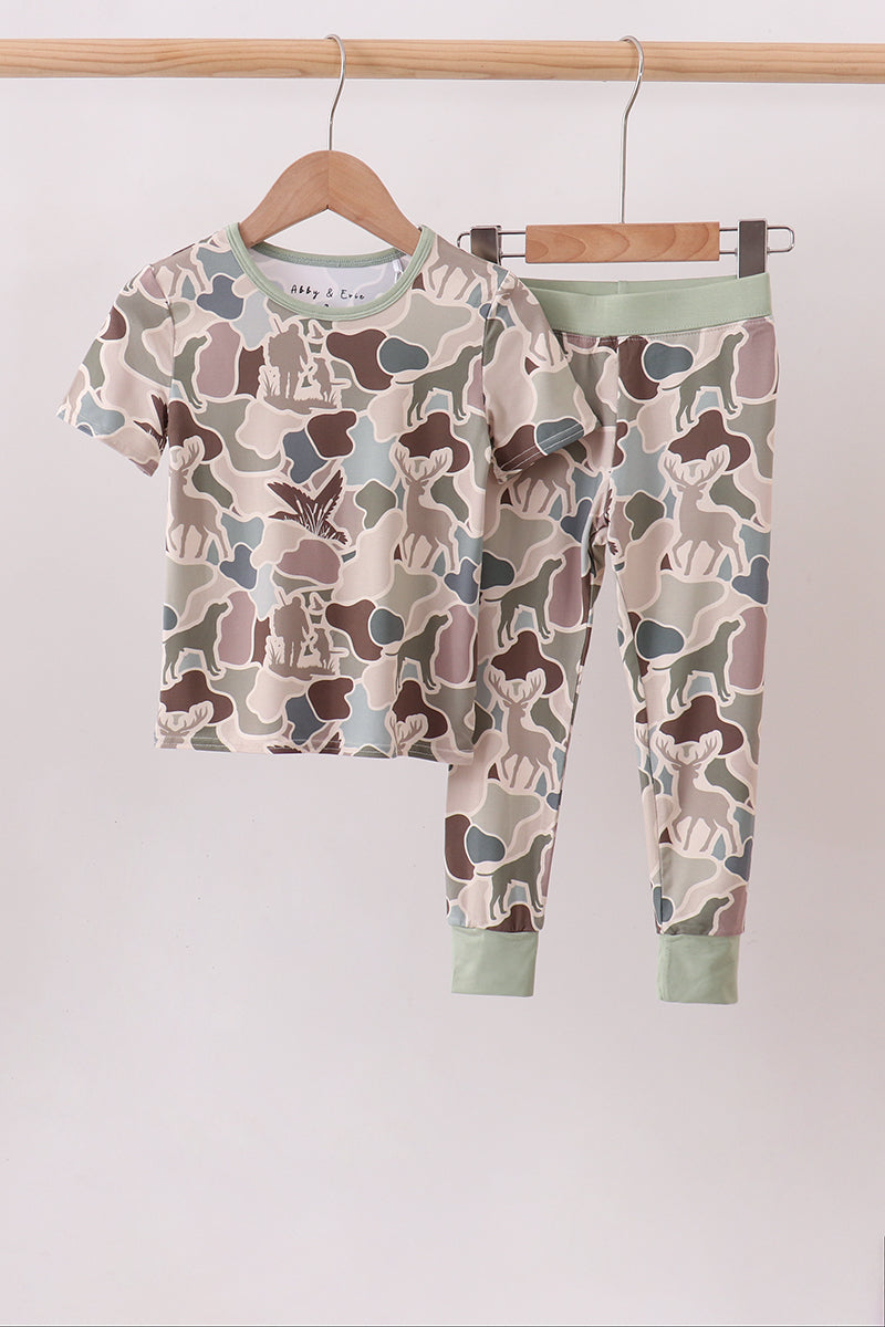  Aaria Tees