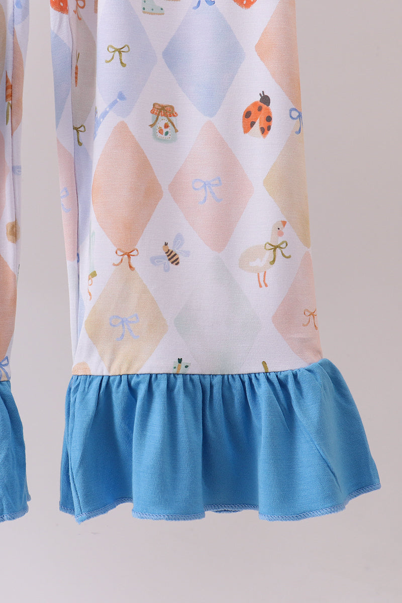  Aaria Tees