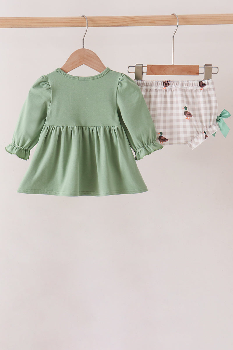  Aaria Tees