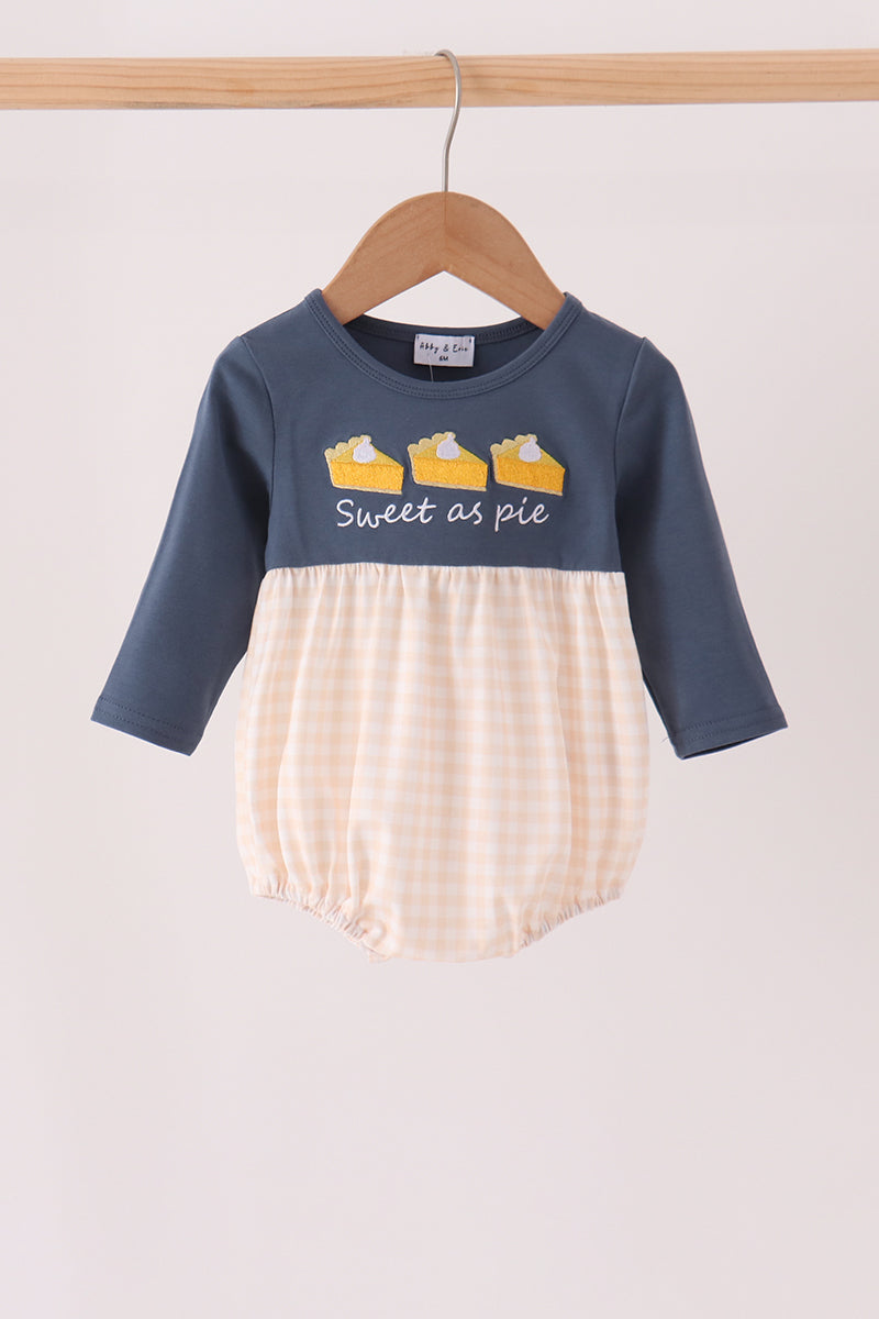  Aaria Tees