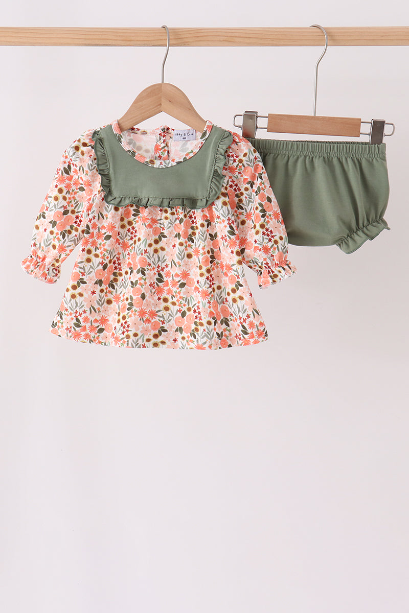  Aaria Tees