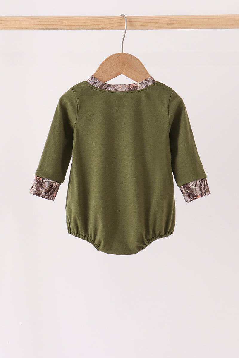  Aaria Tees