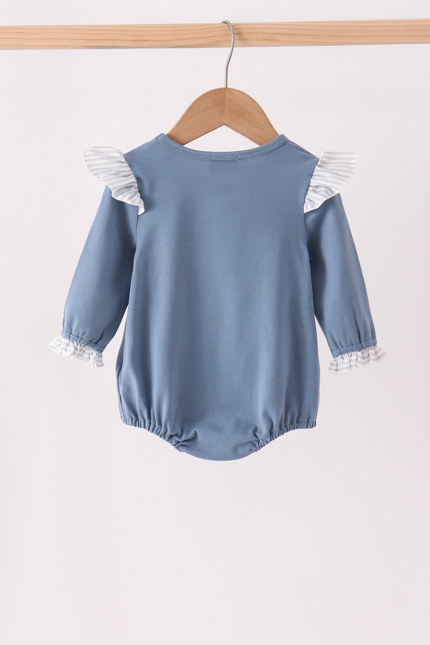  Aaria Tees