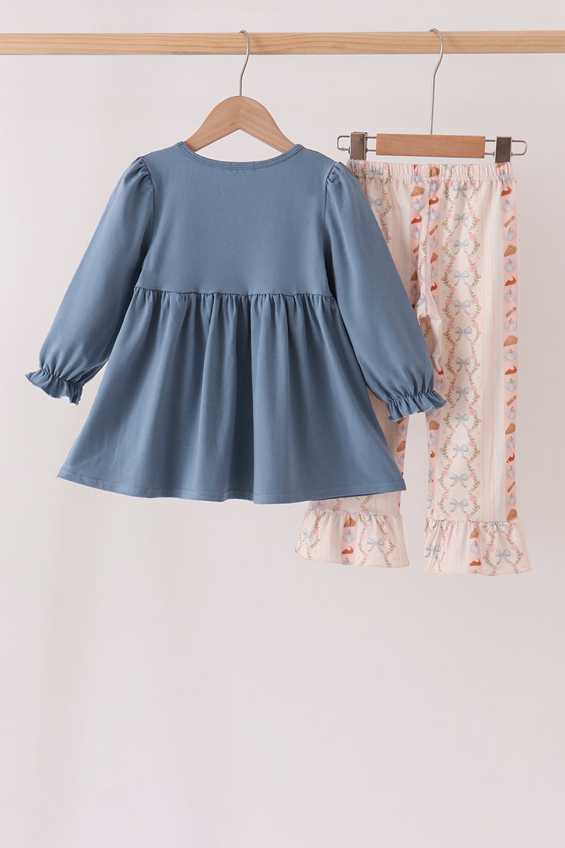  Aaria Tees