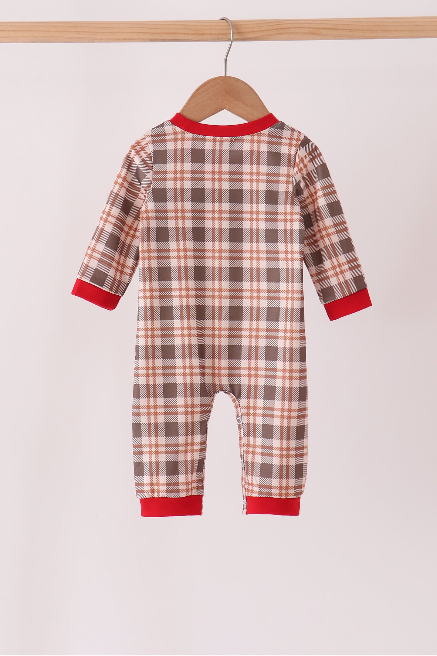  Aaria Tees