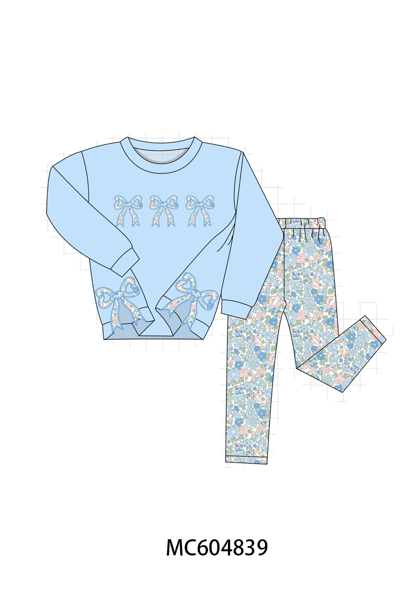  Aaria Tees