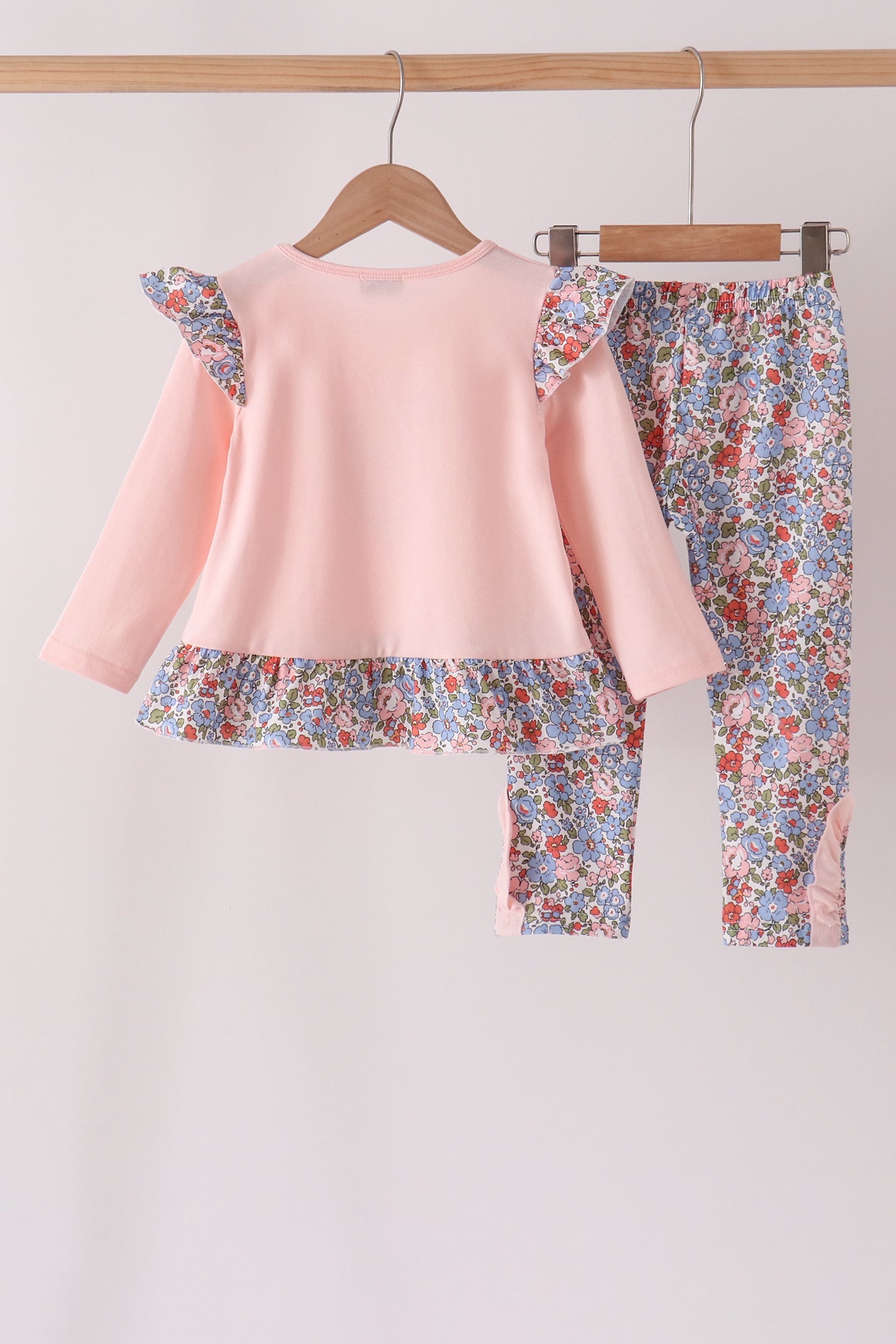  Aaria Tees