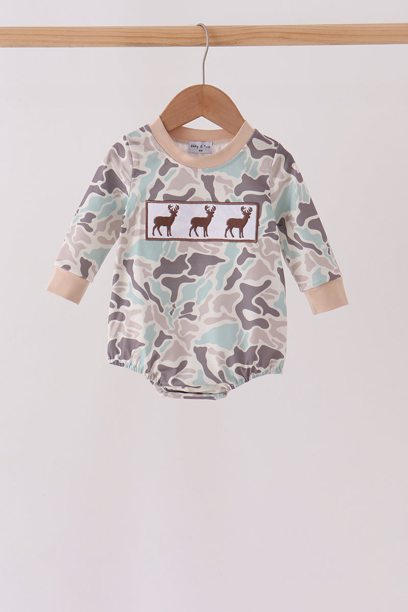 Hunting Deer Embroidery Bubble - Aaria Tees Aaria Tees