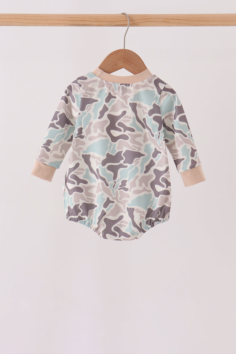 Hunting Deer Embroidery Bubble - Aaria Tees Aaria Tees