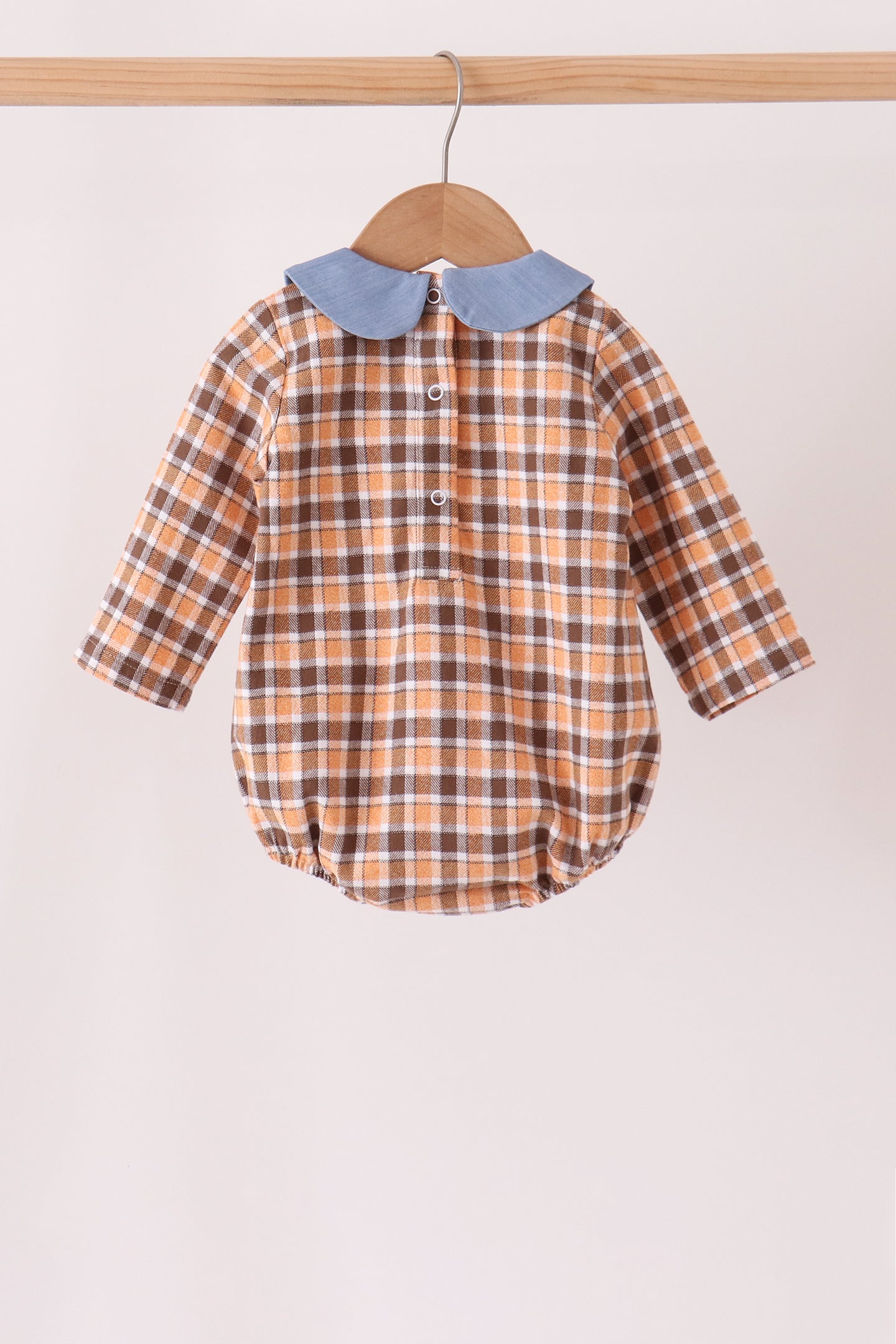  Aaria Tees