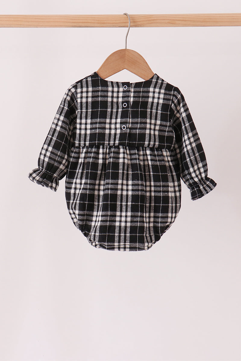  Aaria Tees