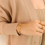 Hip Hop Trend Fashion Design U-shaped Vachette Clasp Personalized Light Necklaces Aaria Tees