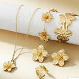 Luxury Golden Flower Suite Niche Design Necklaces Aaria Tees