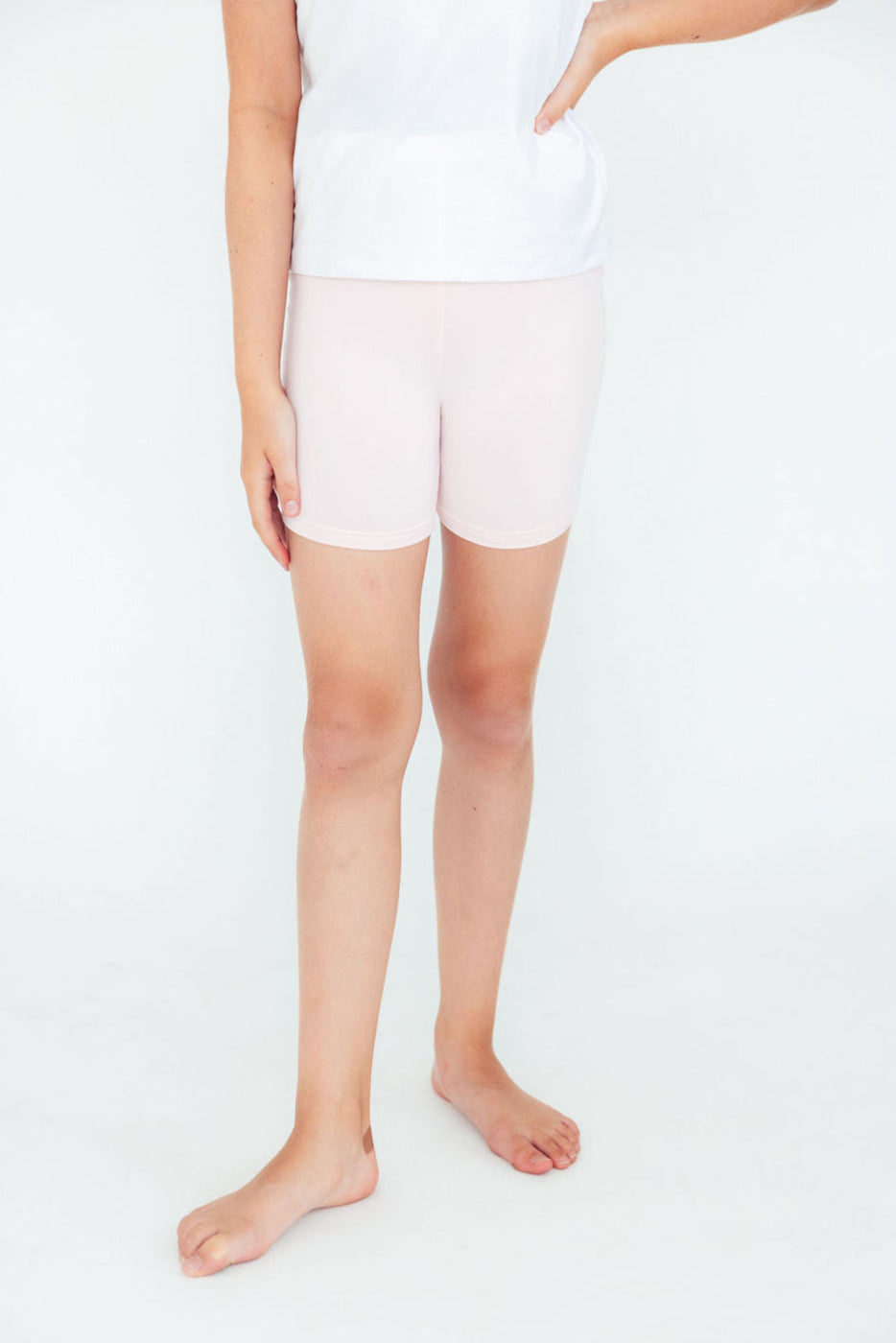  Aaria Tees