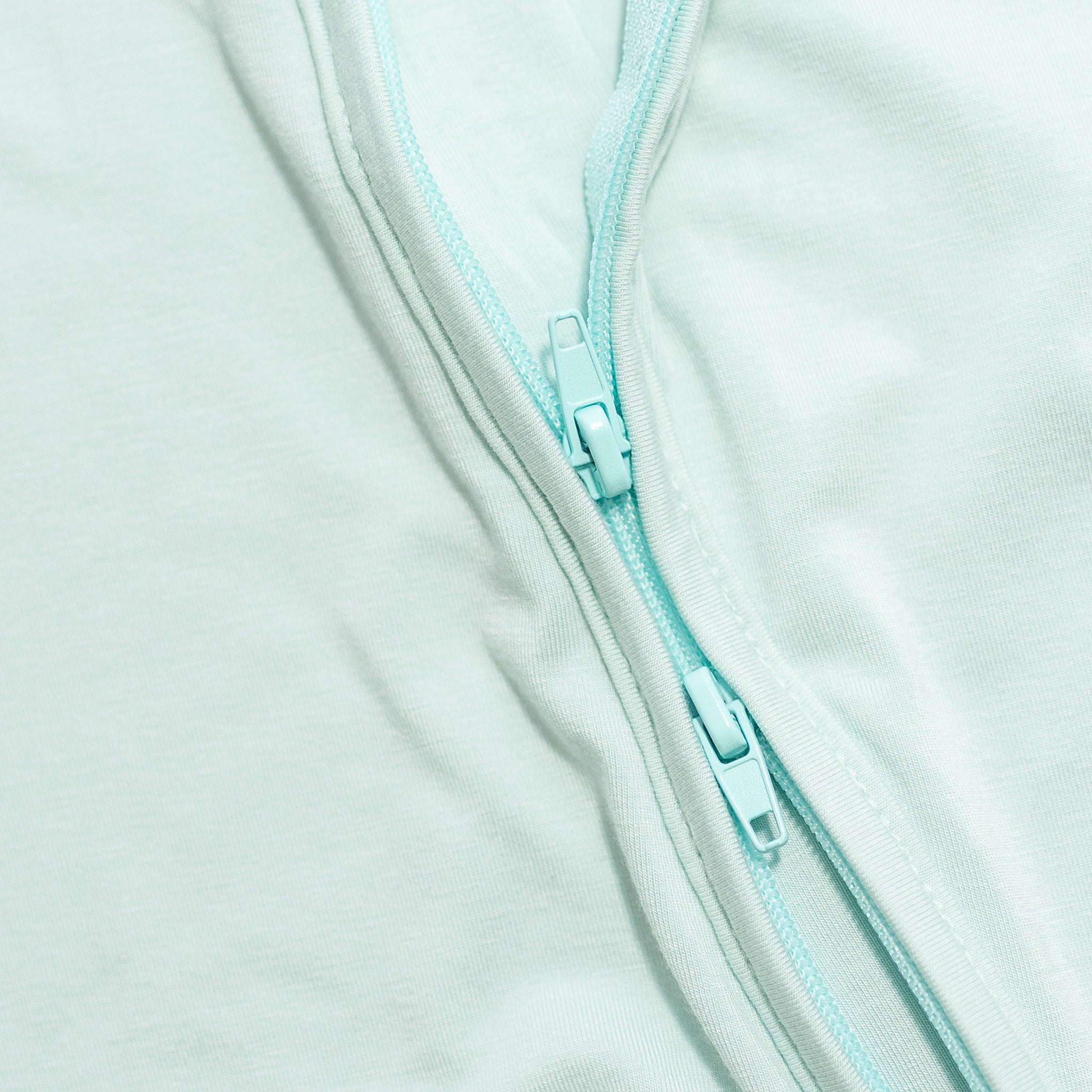  Aaria Tees