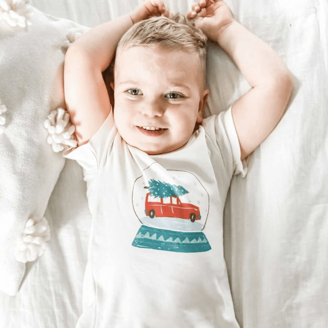 graphic tee | snow globe - Aaria Tees Aaria Tees