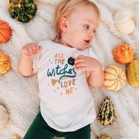 graphic tee | witches love me - Aaria Tees Aaria Tees