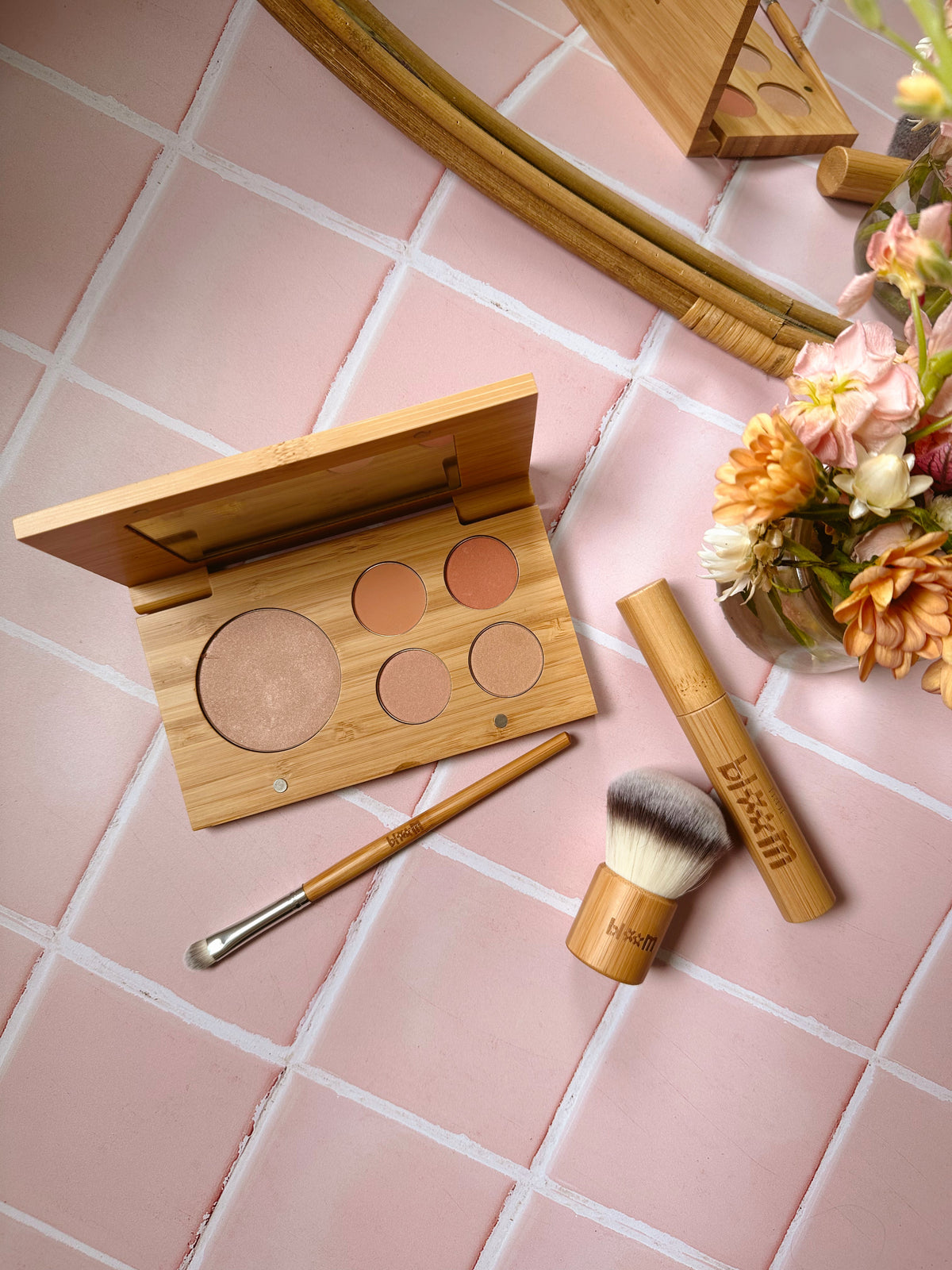 Bloom Makeup Kit - Aaria Tees