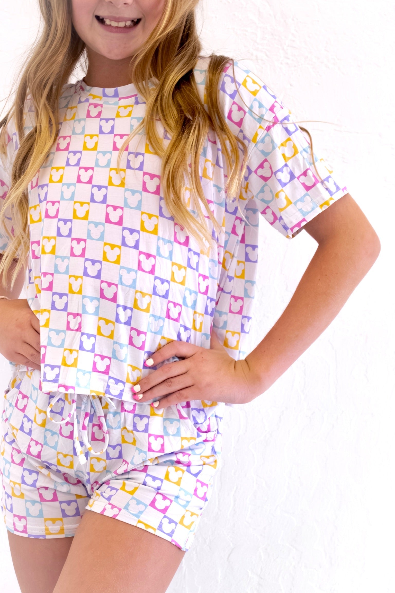  Aaria Tees