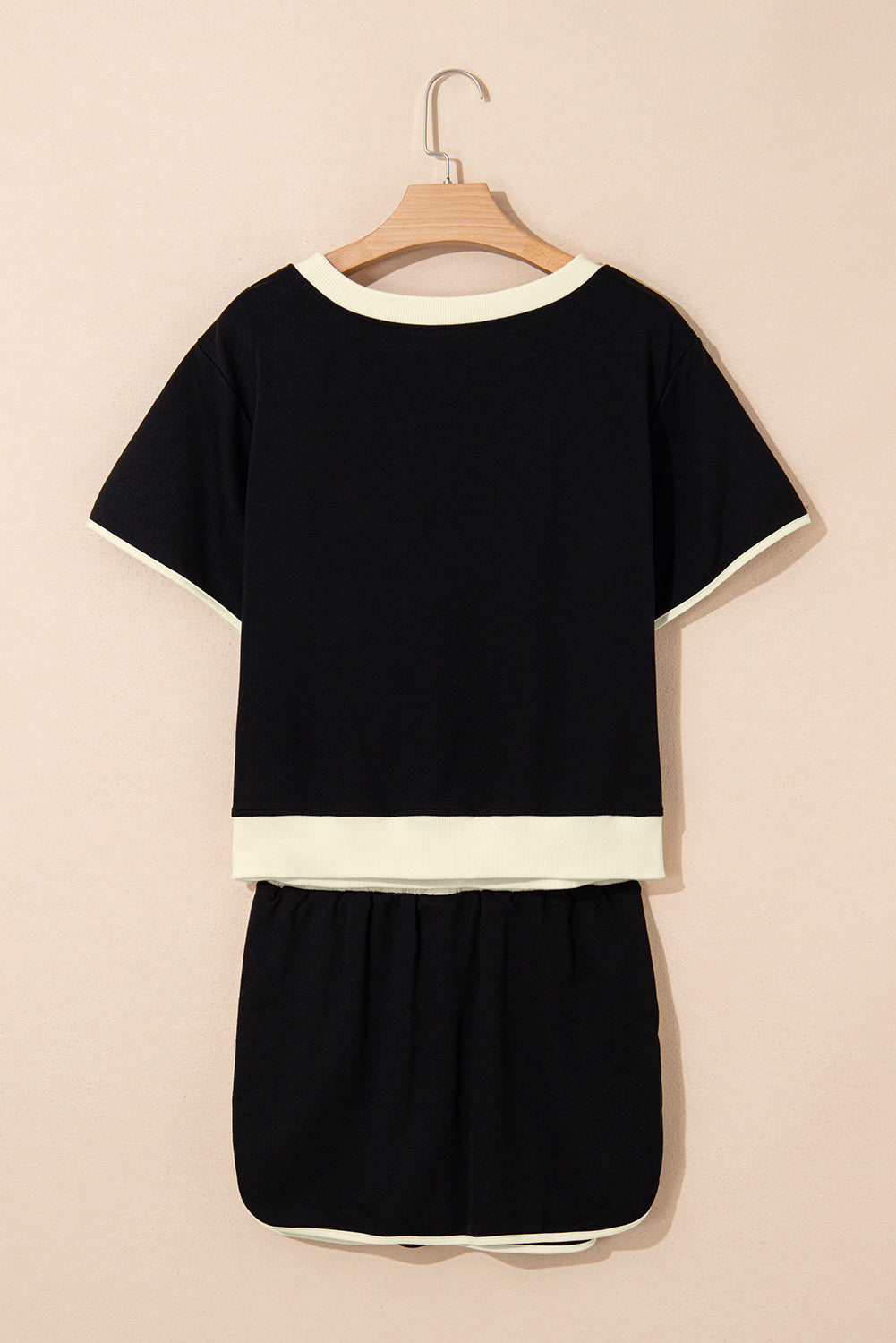  Aaria Tees