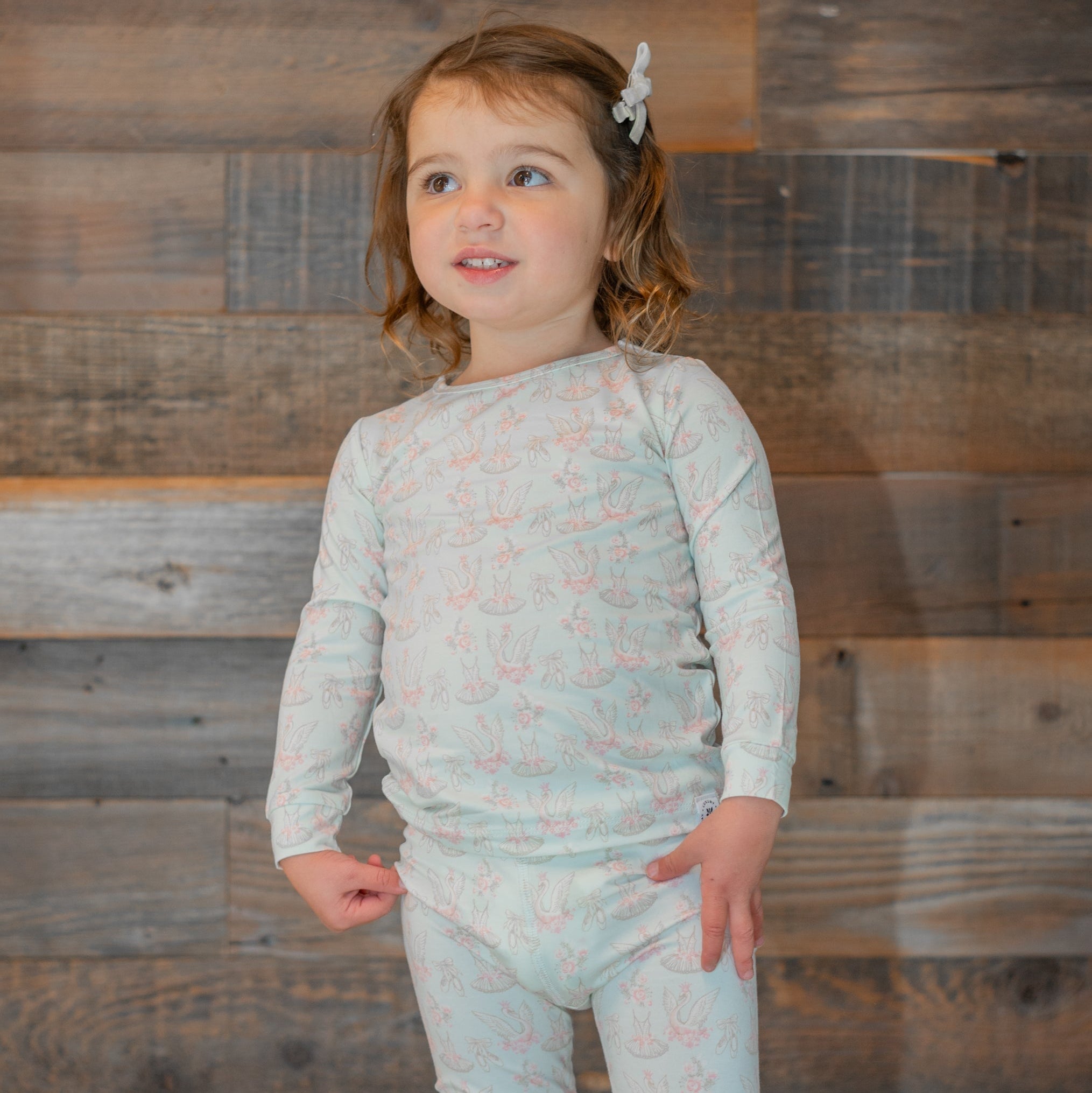  Aaria Tees