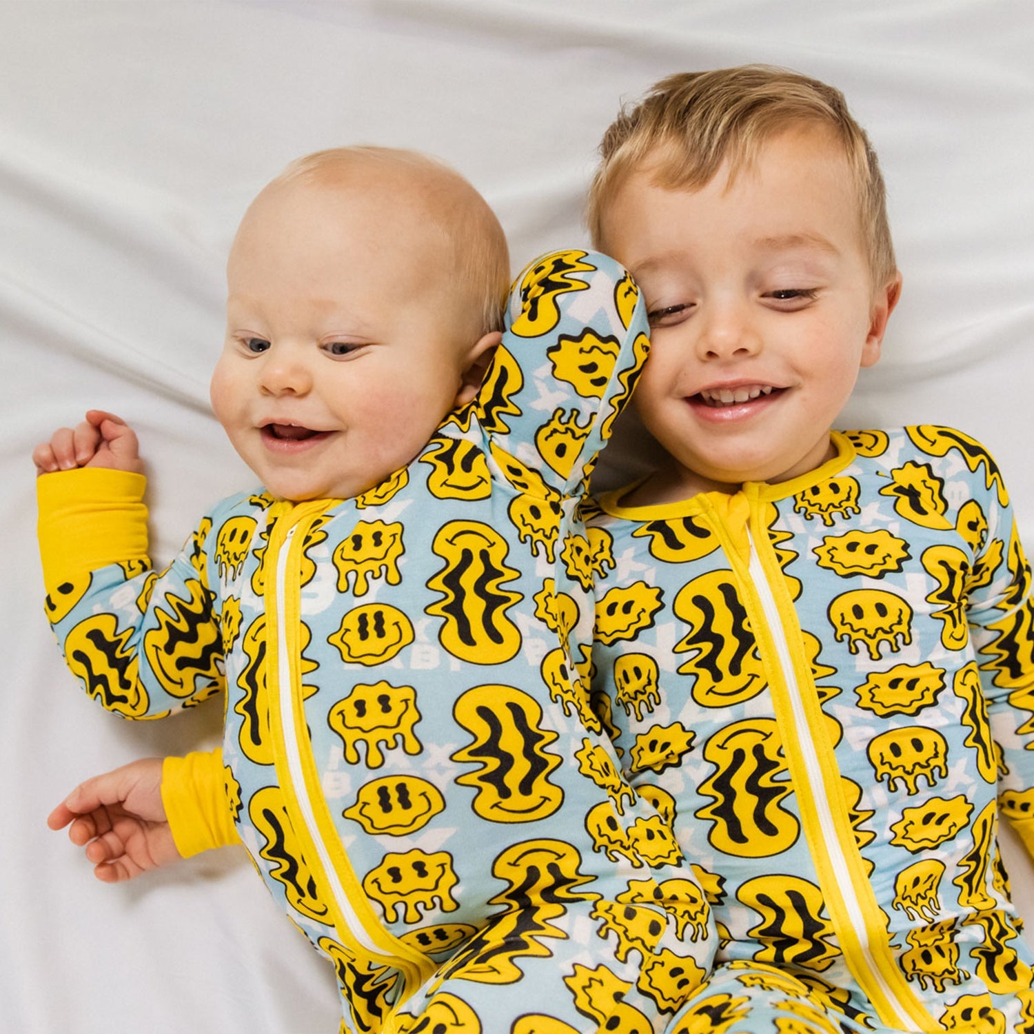 TRIPPY SMILES BLUE BAMBOO ZIPPY - Aaria Tees Aaria Tees