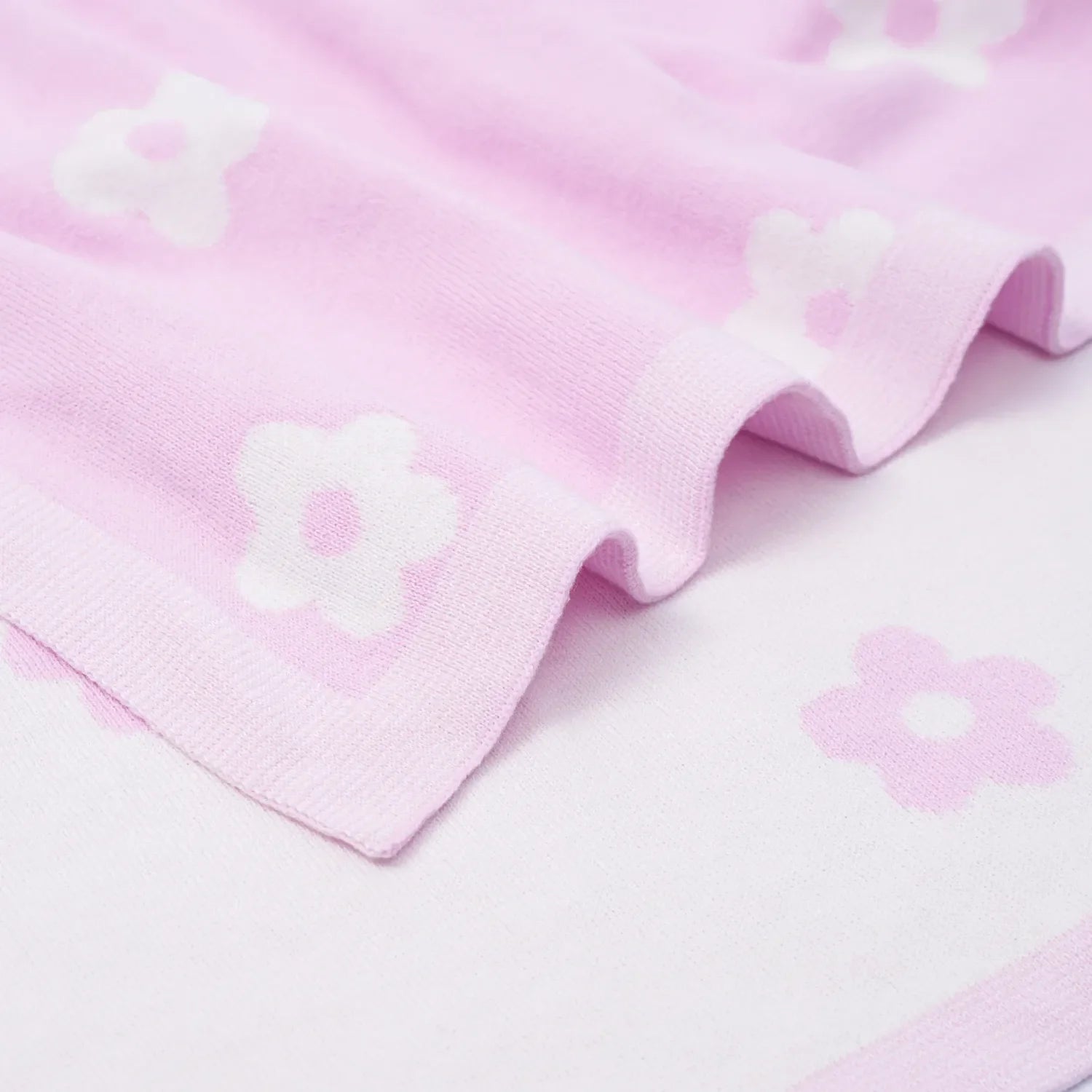 Daisy Jacquard Knit Baby Blanket - Aaria Tees Aaria Tees
