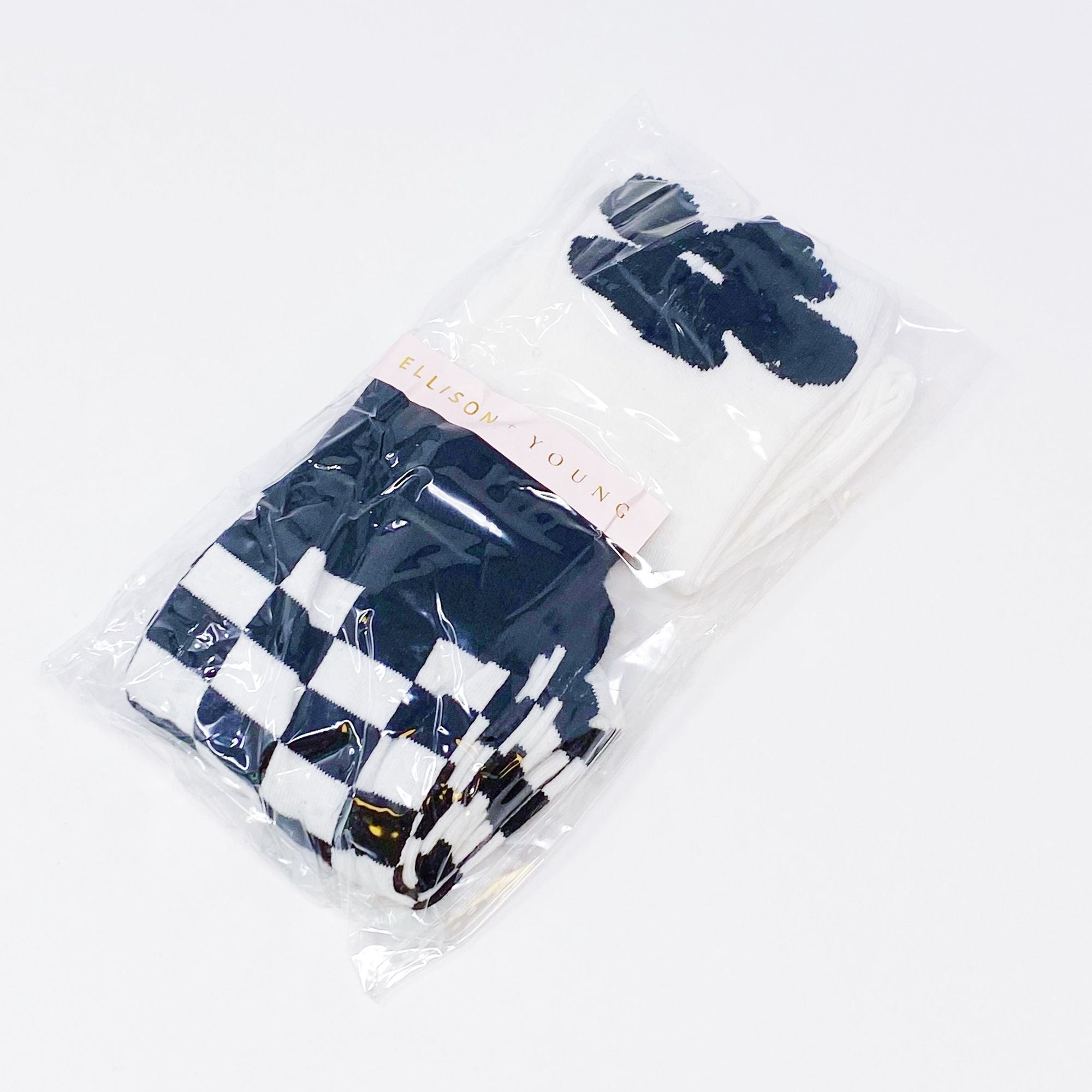 568028611 Aaria Tees