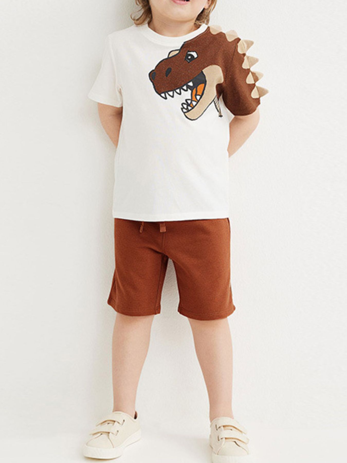 e2975609-8bdf-4a35-b609-2cb6338b4334-Max Aaria Tees