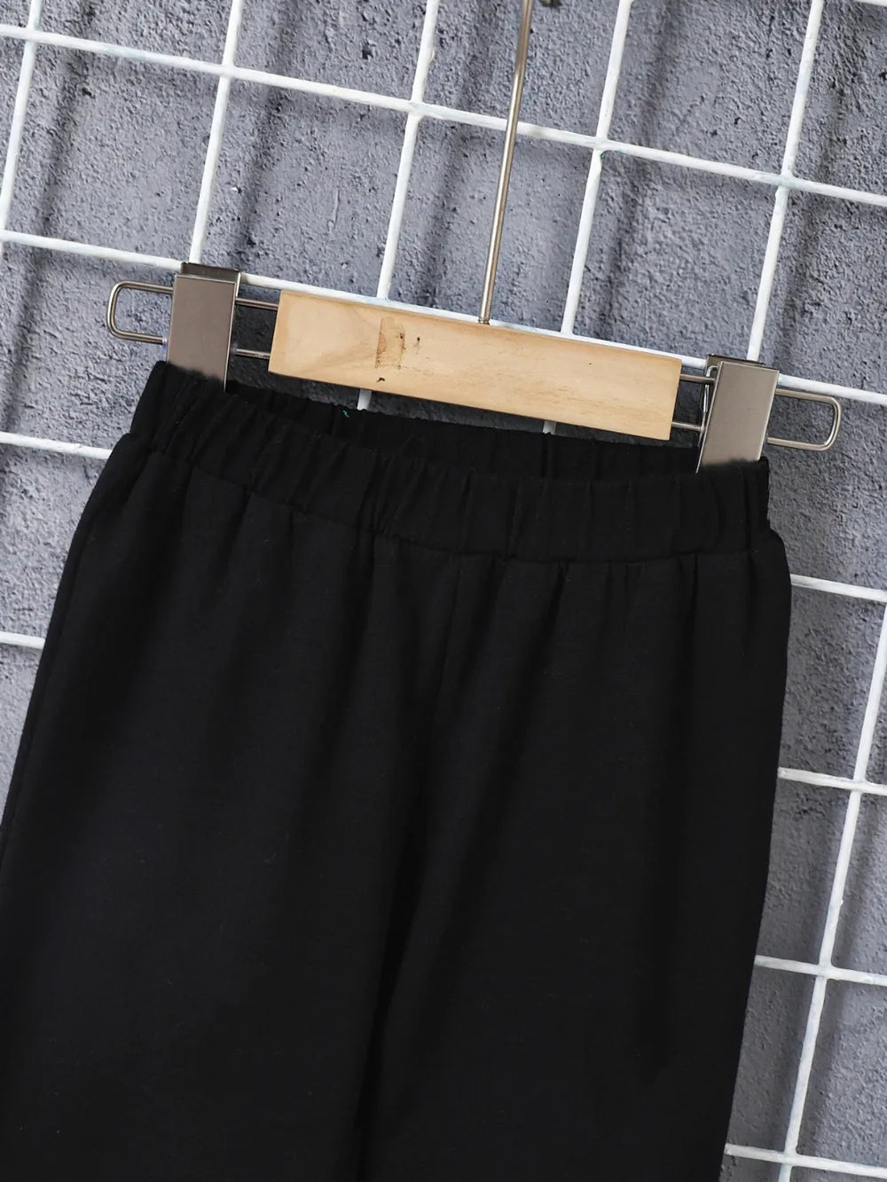 e5ed675a-a8de-4d9d-b8a9-b9f6130d24d5-Max Aaria Tees
