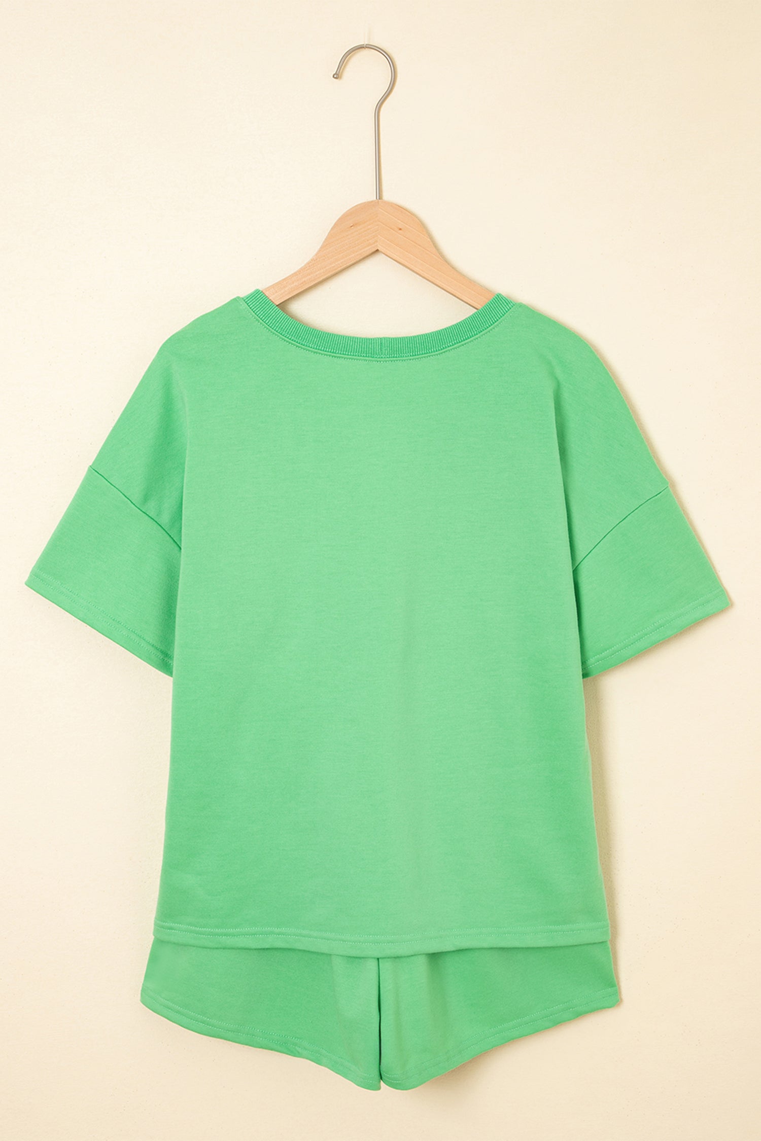  Aaria Tees