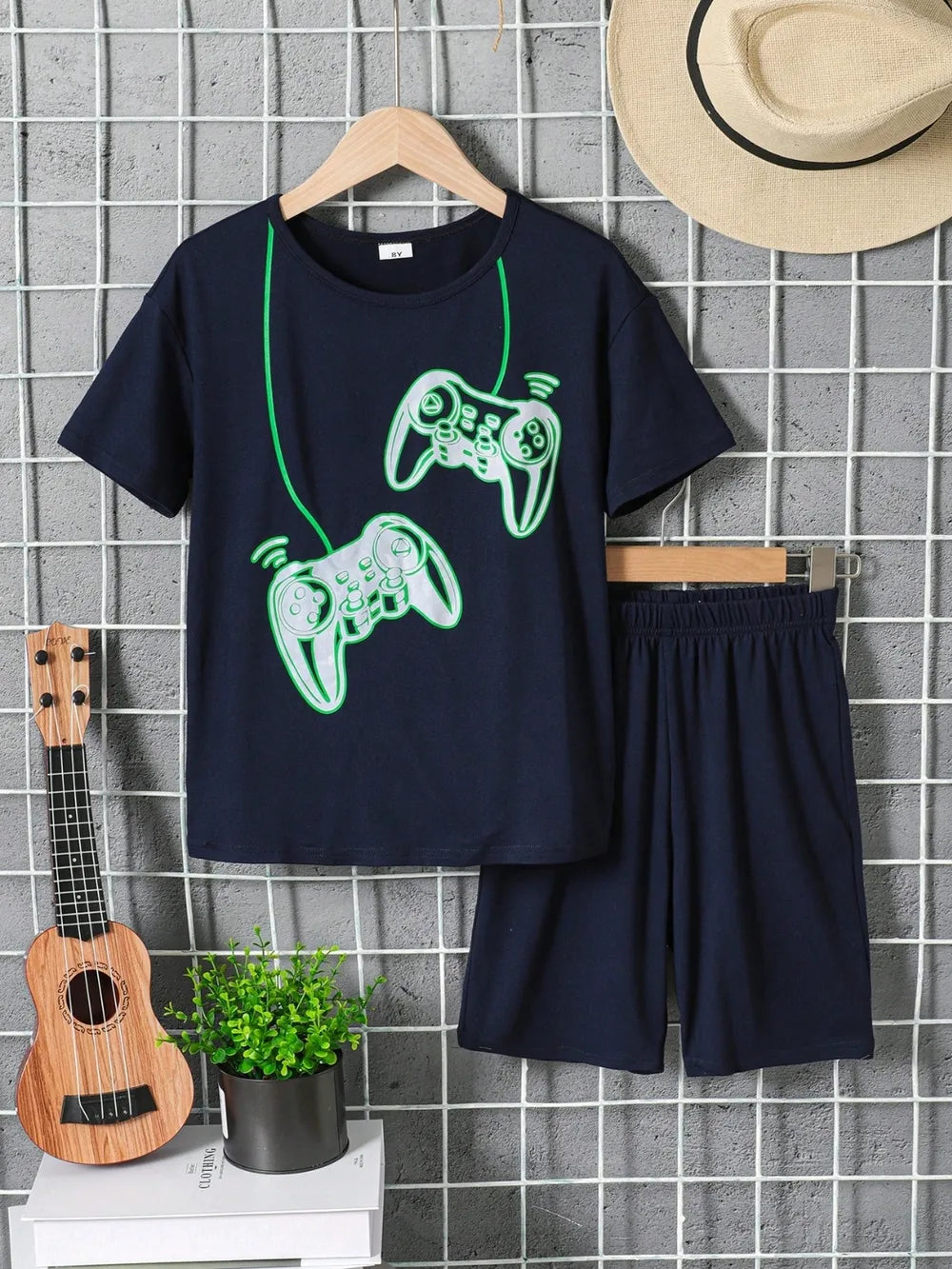  Aaria Tees
