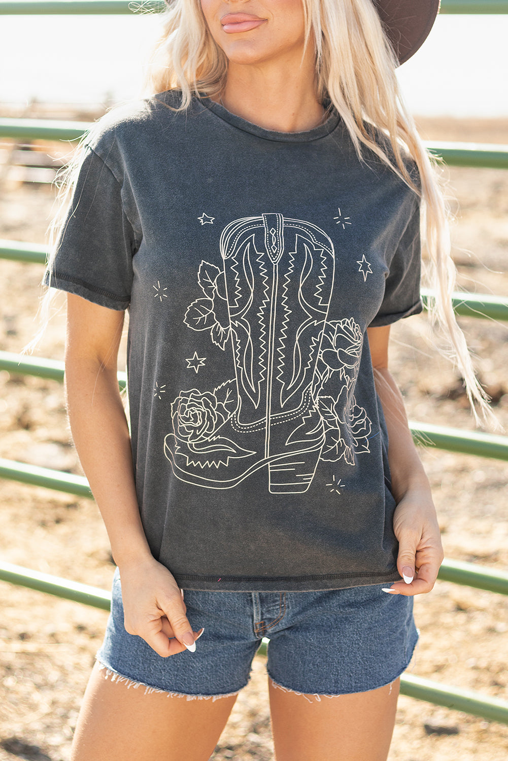  Aaria Tees