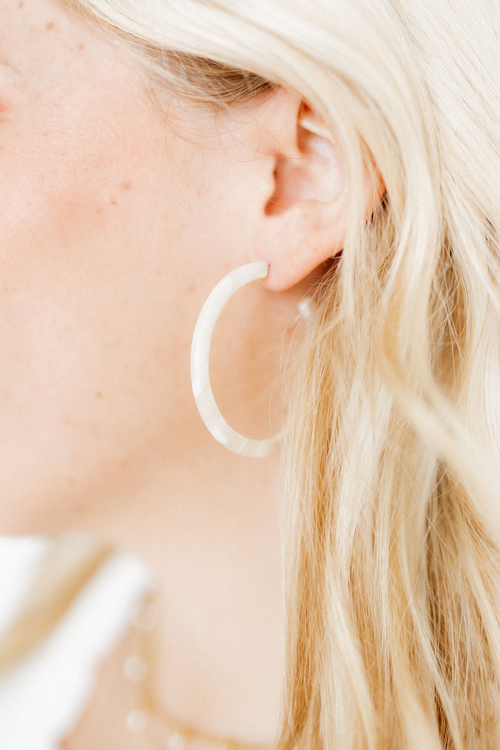 Holly Medium Hoop Earrings - Champagne Sparkle - Aaria Tees Aaria Tees