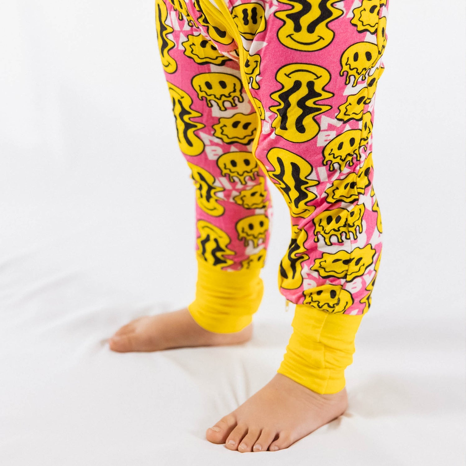 TRIPPY SMILES PINK BAMBOO ZIPPY - Aaria Tees Aaria Tees