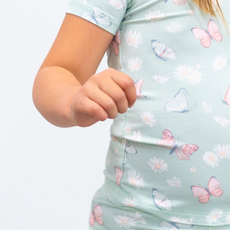  Aaria Tees