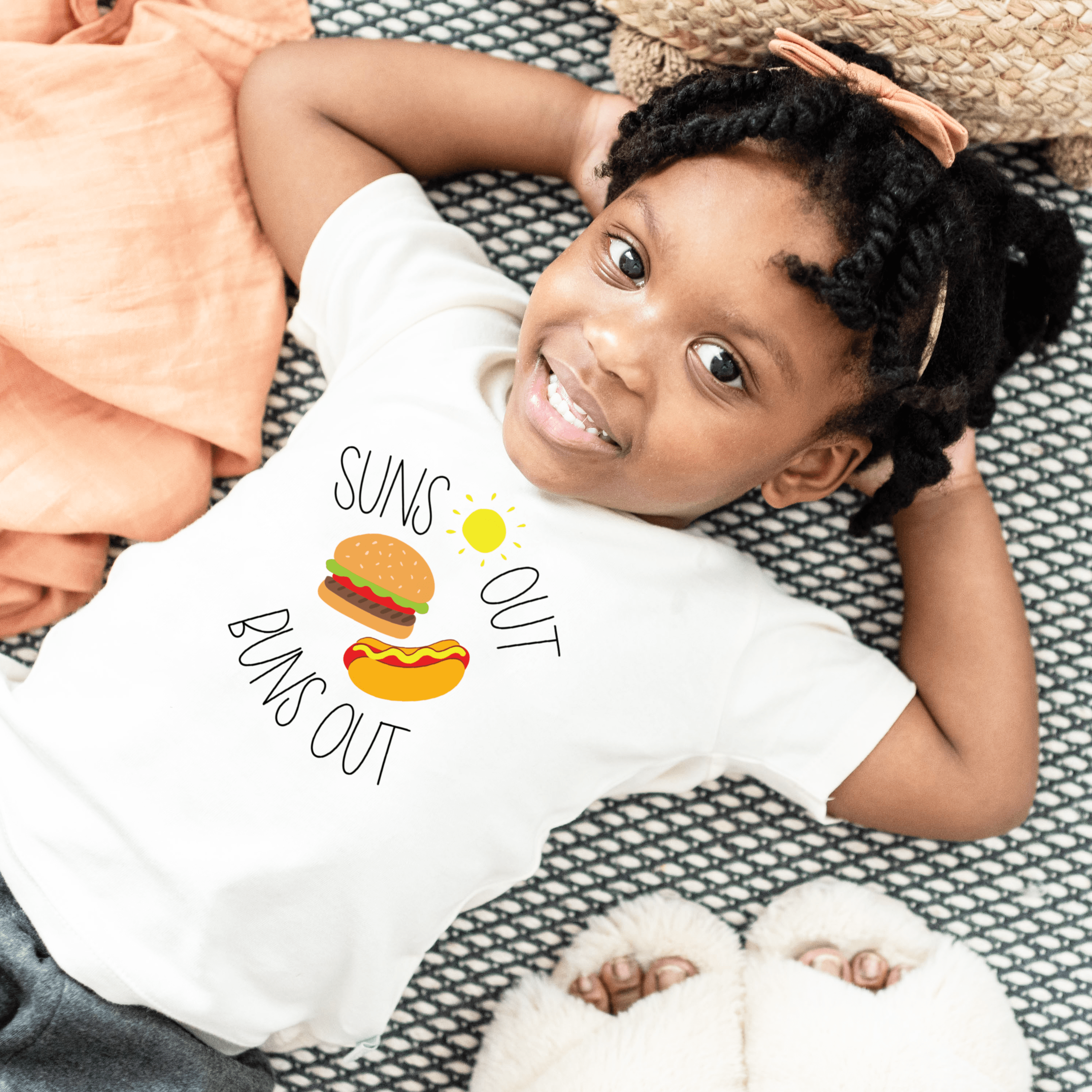 graphic tee | suns out buns out - Aaria Tees Aaria Tees