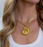 Nylah Shell Pendant Necklace Aaria Tees